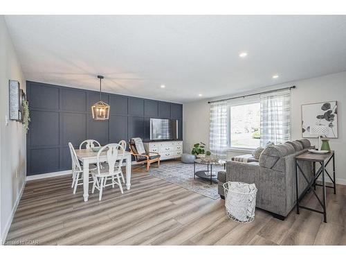 310 Garafraxa Street E, Fergus, ON - Indoor Photo Showing Living Room