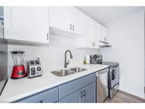 310 Garafraxa Street E, Fergus, ON - Indoor Photo Showing Kitchen With Double Sink With Upgraded Kitchen