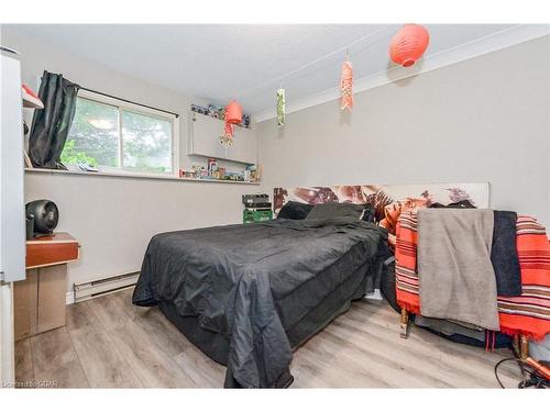 310 Garafraxa Street E, Fergus, ON - Indoor Photo Showing Bedroom