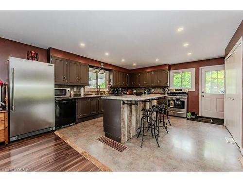 4407 Victoria Road S, Guelph, ON - Indoor Photo Showing Kitchen