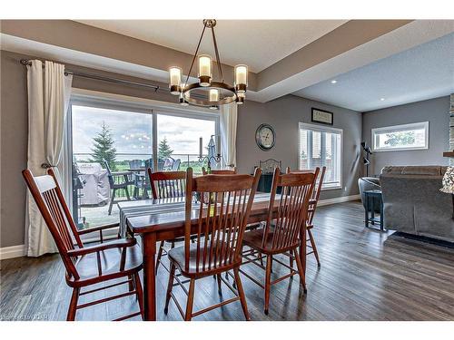 587 Hawthorne Place, Woodstock, ON - Indoor Photo Showing Dining Room