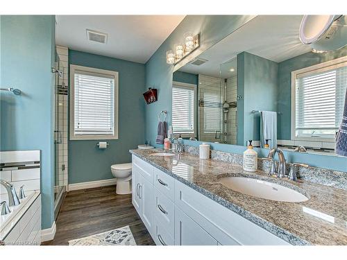 587 Hawthorne Place, Woodstock, ON - Indoor Photo Showing Bathroom