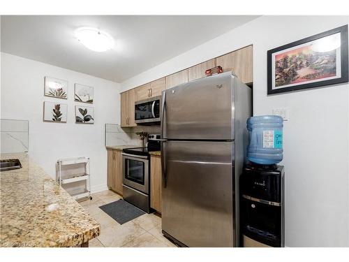 403-55 Yarmouth Street, Guelph, ON - Indoor Photo Showing Kitchen With Stainless Steel Kitchen