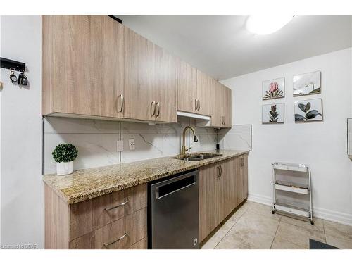 403-55 Yarmouth Street, Guelph, ON - Indoor Photo Showing Kitchen With Double Sink