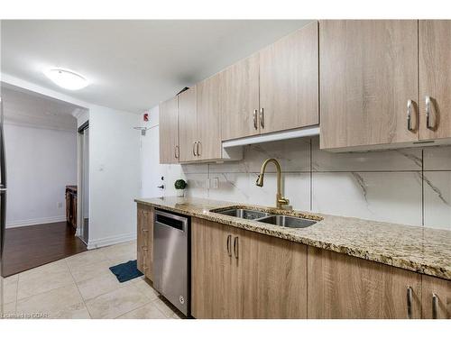 403-55 Yarmouth Street, Guelph, ON - Indoor Photo Showing Kitchen With Double Sink With Upgraded Kitchen