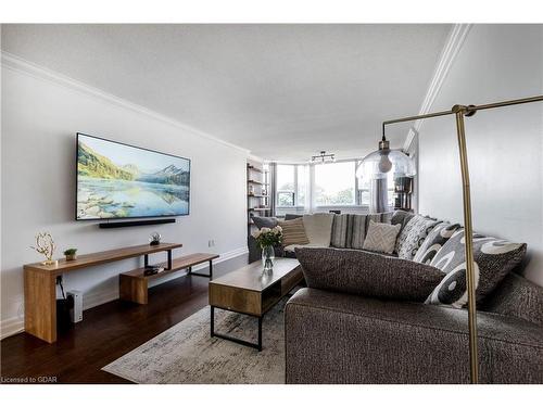 403-55 Yarmouth Street, Guelph, ON - Indoor Photo Showing Living Room