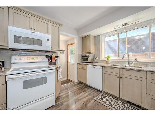 95 Balmoral Drive, Guelph, ON - Indoor Photo Showing Kitchen With Double Sink