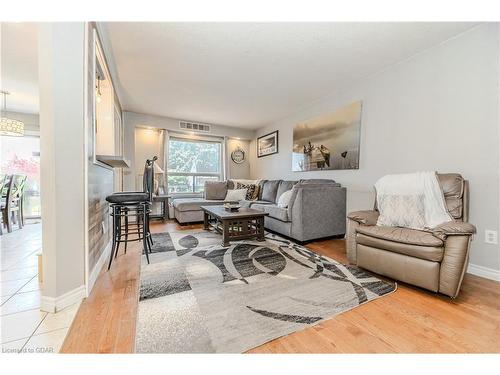 109 Hawkins Drive, Cambridge, ON - Indoor Photo Showing Living Room