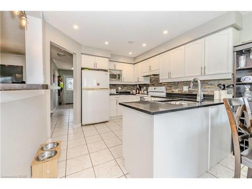 109 Hawkins Drive, Cambridge, ON - Indoor Photo Showing Kitchen