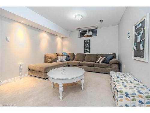 109 Hawkins Drive, Cambridge, ON - Indoor Photo Showing Living Room