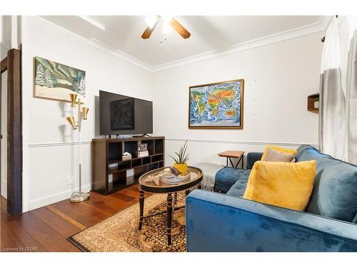 16 Walter Street, Guelph, ON - Indoor Photo Showing Living Room