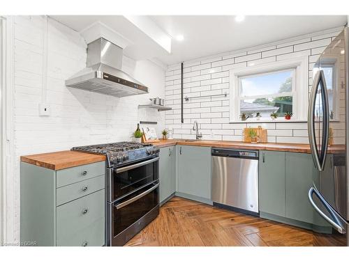 16 Walter Street, Guelph, ON - Indoor Photo Showing Kitchen