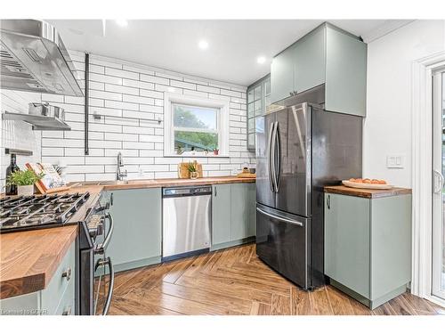 16 Walter Street, Guelph, ON - Indoor Photo Showing Kitchen