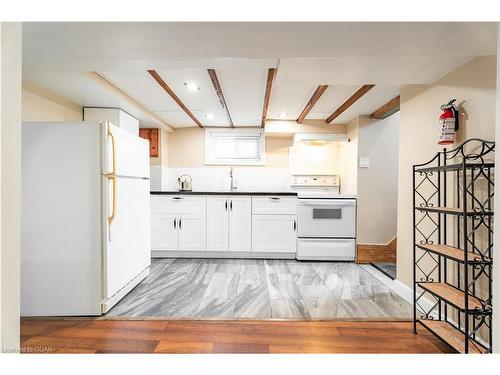 16 Walter Street, Guelph, ON - Indoor Photo Showing Kitchen