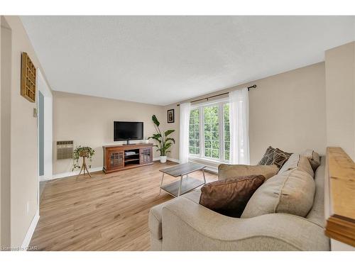 656 Drummond Drive, Saugeen Shores, ON - Indoor Photo Showing Living Room