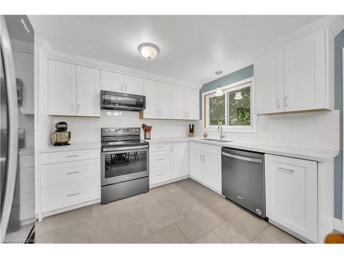 656 Drummond Drive, Saugeen Shores, ON - Indoor Photo Showing Kitchen