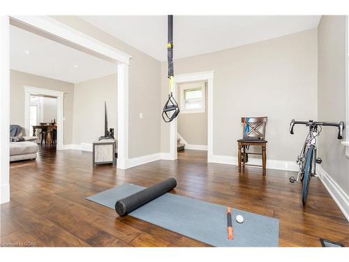 274 Alma Street, Rockwood, ON - Indoor Photo Showing Living Room