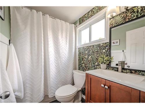 165 Marksam Road, Guelph, ON - Indoor Photo Showing Bathroom