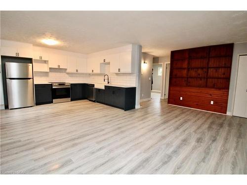 48 Harpur Drive, Tobermory, ON - Indoor Photo Showing Kitchen