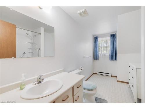21 Pamela Place, Guelph, ON - Indoor Photo Showing Bathroom