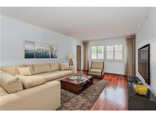 173-295 Water Street, Guelph, ON - Indoor Photo Showing Living Room