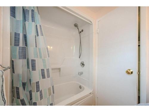 8 Upton Crescent, Guelph, ON - Indoor Photo Showing Bathroom