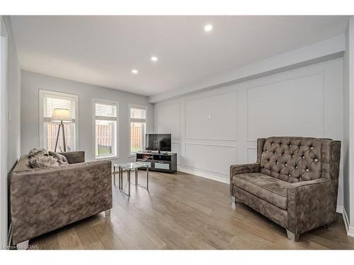 286 Macalister Boulevard, Guelph, ON - Indoor Photo Showing Living Room