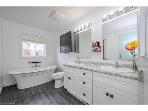 286 Macalister Boulevard, Guelph, ON - Indoor Photo Showing Bathroom