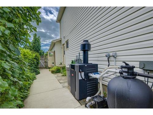 121 Parkside Drive W, Fergus, ON 