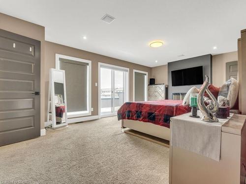 654 Freeport Street, London, ON - Indoor Photo Showing Bedroom