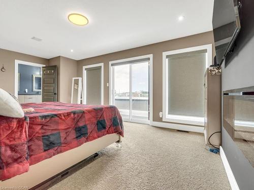 654 Freeport Street, London, ON - Indoor Photo Showing Bedroom