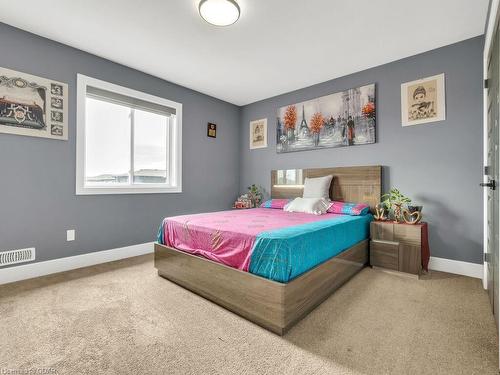 654 Freeport Street, London, ON - Indoor Photo Showing Bedroom