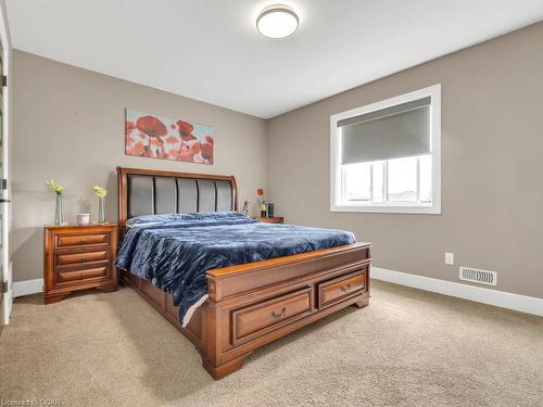 654 Freeport Street, London, ON - Indoor Photo Showing Bedroom