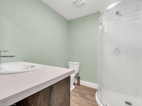 654 Freeport Street, London, ON - Indoor Photo Showing Bathroom