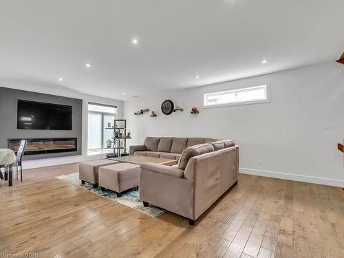 654 Freeport Street, London, ON - Indoor Photo Showing Living Room With Fireplace