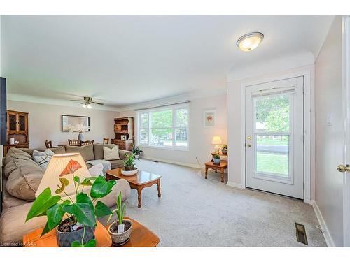 19 Kensington Street, Guelph, ON - Indoor Photo Showing Living Room