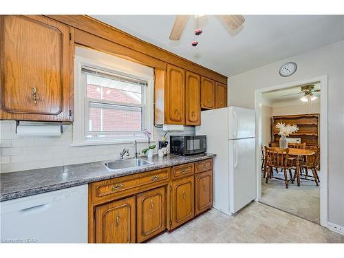 19 Kensington Street, Guelph, ON - Indoor Photo Showing Kitchen