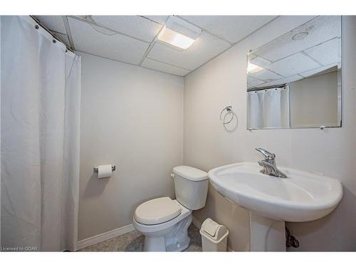 19 Kensington Street, Guelph, ON - Indoor Photo Showing Bathroom