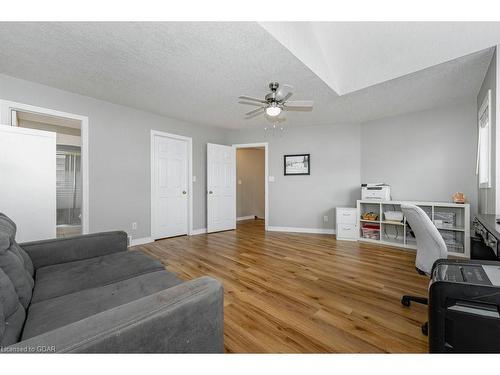 50 Clythe Creek Drive, Guelph, ON - Indoor Photo Showing Living Room