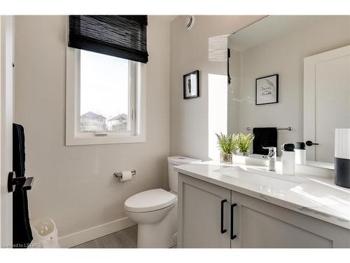 36 Rosina Lane, Thamesford, ON - Indoor Photo Showing Bathroom