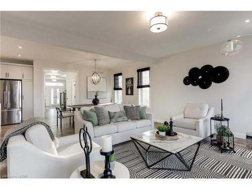 36 Rosina Lane, Thamesford, ON - Indoor Photo Showing Living Room