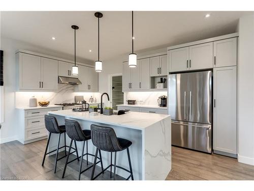 36 Rosina Lane, Thamesford, ON - Indoor Photo Showing Kitchen With Upgraded Kitchen