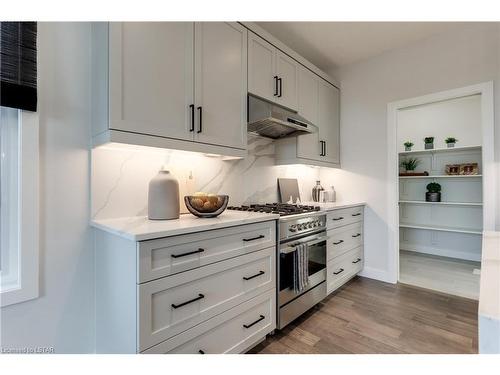 36 Rosina Lane, Thamesford, ON - Indoor Photo Showing Kitchen With Upgraded Kitchen