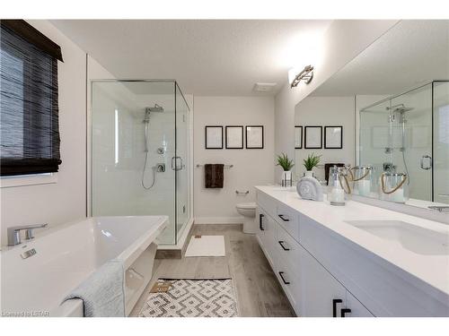 36 Rosina Lane, Thamesford, ON - Indoor Photo Showing Bathroom