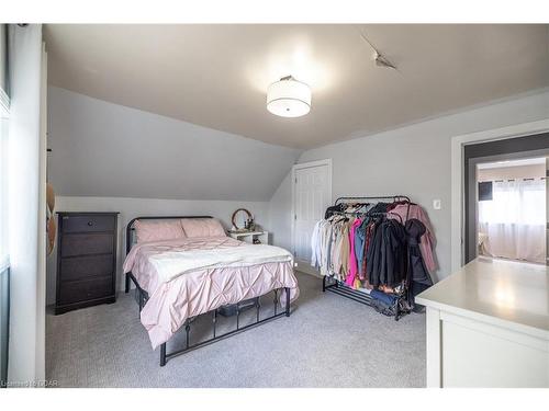 199 North Street E, Tillsonburg, ON - Indoor Photo Showing Bedroom