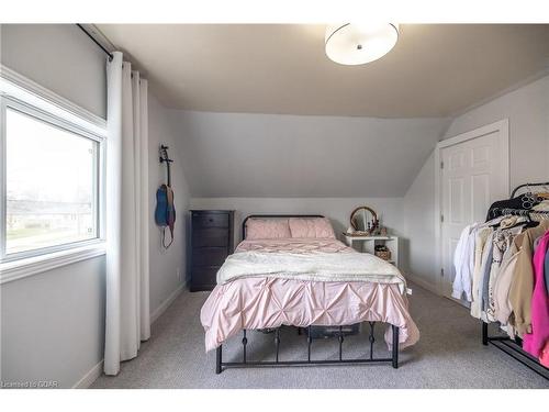 199 North Street E, Tillsonburg, ON - Indoor Photo Showing Bedroom