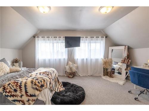 199 North Street E, Tillsonburg, ON - Indoor Photo Showing Bedroom