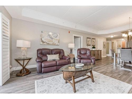 206-23 Stumpf Street, Elora, ON - Indoor Photo Showing Living Room