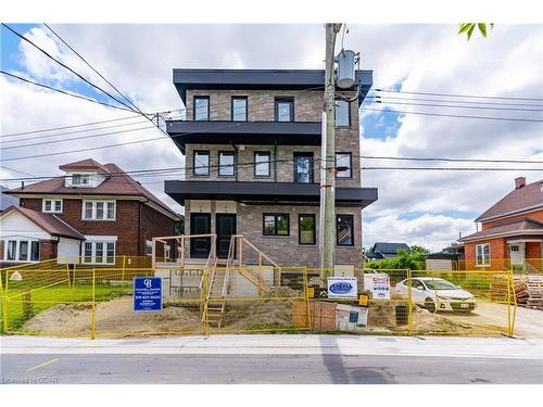 4-17 Peter Street, Kitchener, ON - Outdoor With Facade