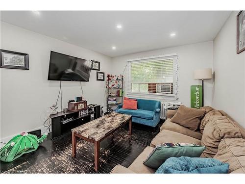 218 Edinburgh Road N, Guelph, ON - Indoor Photo Showing Living Room